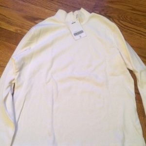 ❄️⚪️️BNWT WHITE TURTLENECK SWEATER